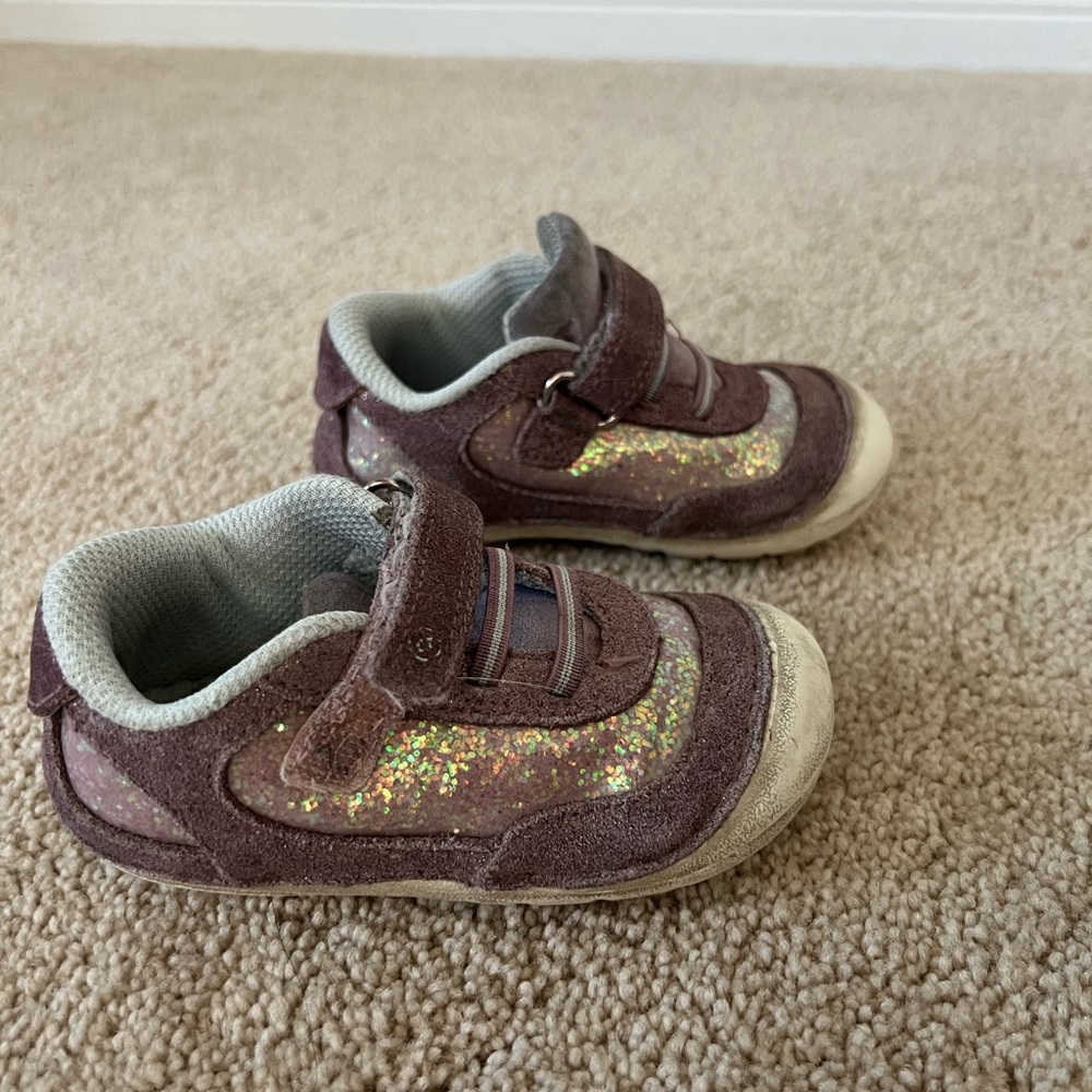 Stride Rite Jazzy Sparkle Sneaker Size 6